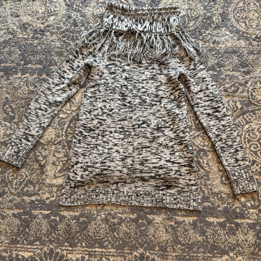 BCX Black and Gray Fringe Sweater Size Small